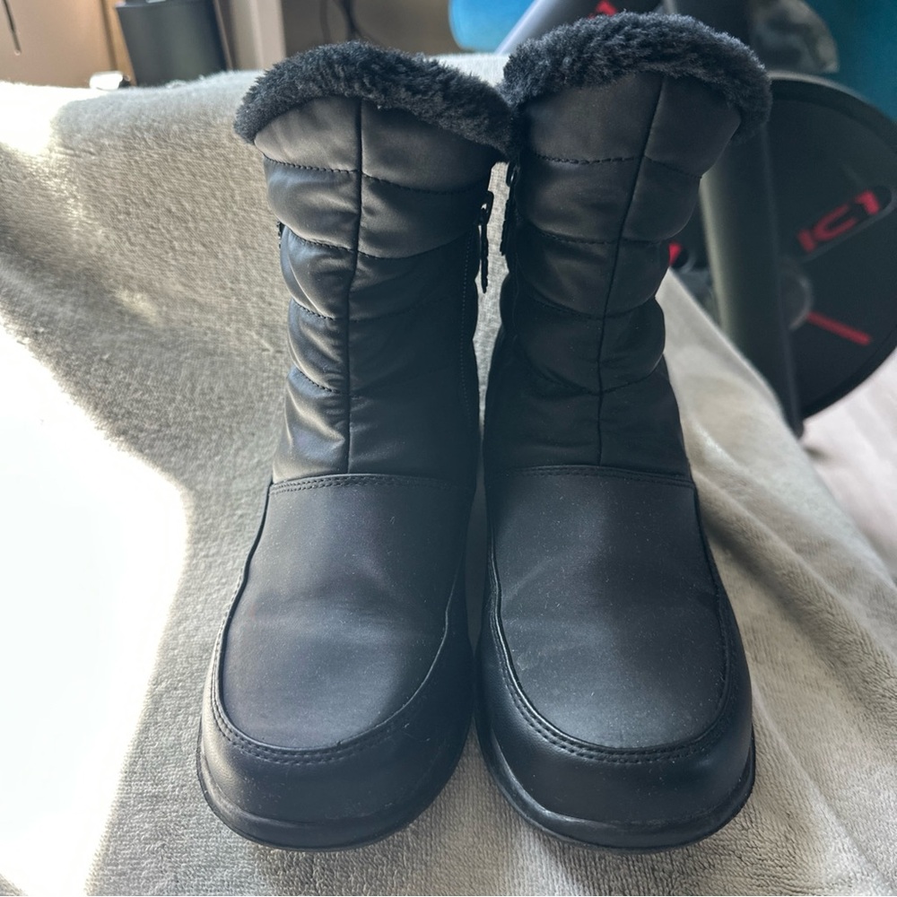 Totes Black Winter Boots with Insulated Comfort